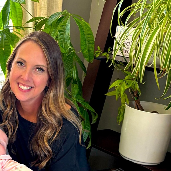 Meet your Posher, Angela - Picture 3 of 3